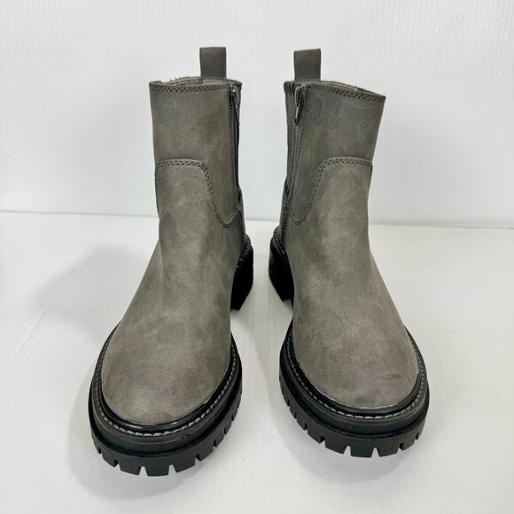 Time and Tru Shoes - Chunky Lug Sole Chelsea Ankle Boots Side Zip Gray Faux Suede Womens 6